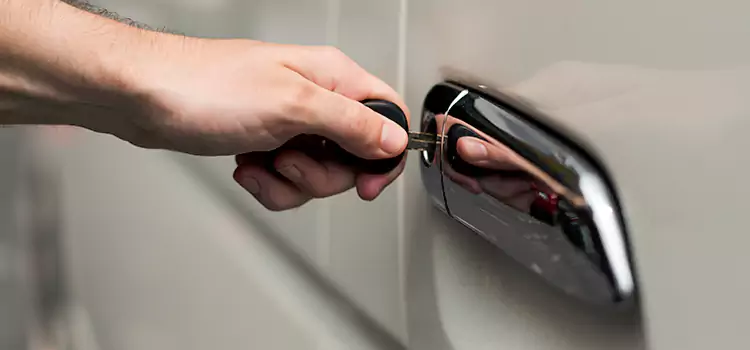 Why Choose Our Auto Locksmith Team in Spring Hill, FL?